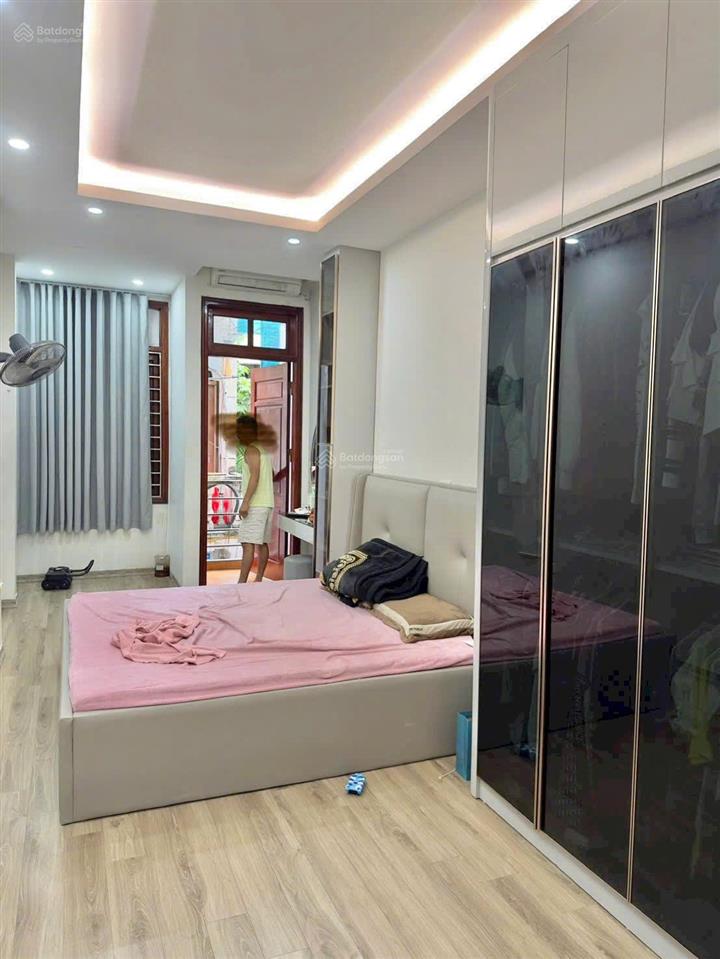 Bán nhà la thành, đống đa, 67 m2, 7 phòng, dòng tiền, ô tô, thang máy, 2 thoáng trước sau