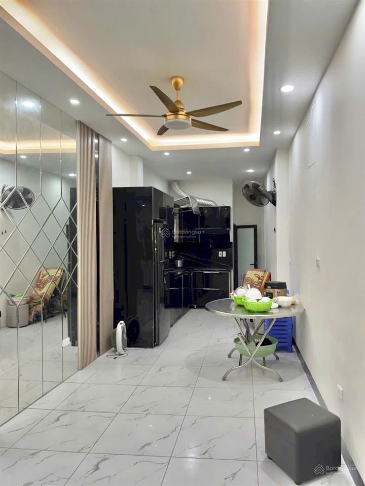 Bán nhà la thành, đống đa, 67 m2, 7 phòng, dòng tiền, ô tô, thang máy, 2 thoáng trước sau