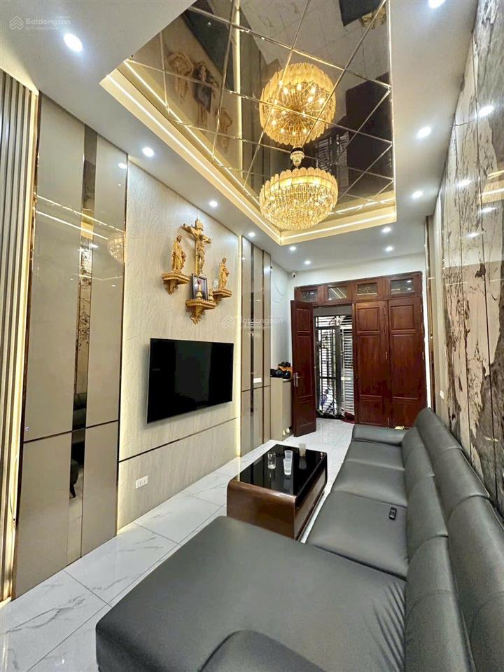 Bán nhà la thành, đống đa, 67 m2, 7 phòng, dòng tiền, ô tô, thang máy, 2 thoáng trước sau