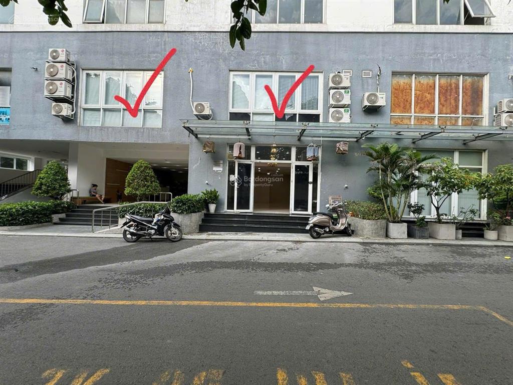 Bán căn góc shophouse melody 240m²  ở + kinh doanh  giá tốt hơn căn hộ 3pn