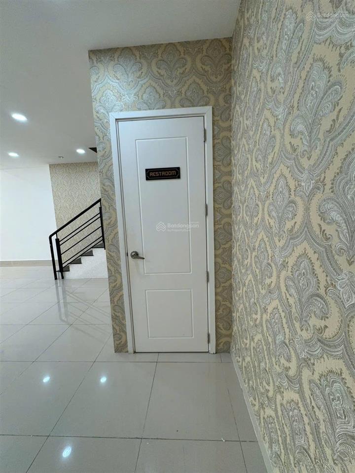 Bán căn góc shophouse melody 240m²  ở + kinh doanh  giá tốt hơn căn hộ 3pn