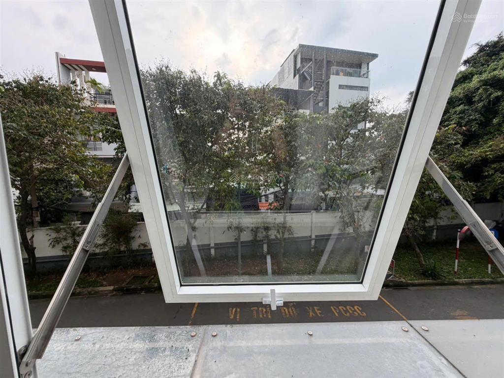 Bán căn góc shophouse melody 240m²  ở + kinh doanh  giá tốt hơn căn hộ 3pn