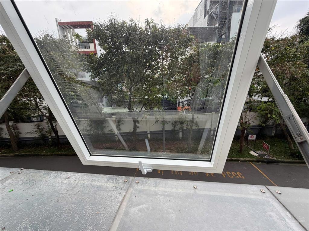 Bán căn góc shophouse melody 240m²  ở + kinh doanh  giá tốt hơn căn hộ 3pn