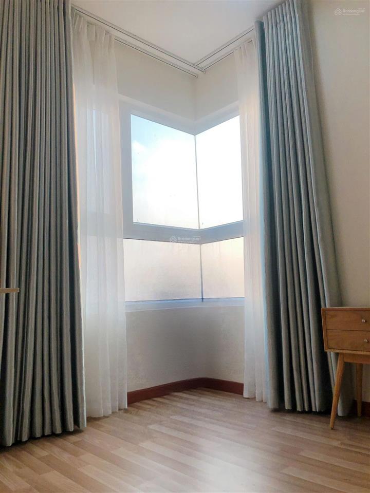 Mình cần bán nhanh diamond riverside quận 8, dt 73.5m2. 2 pn, căn góc yên tĩnh, lầu cao
