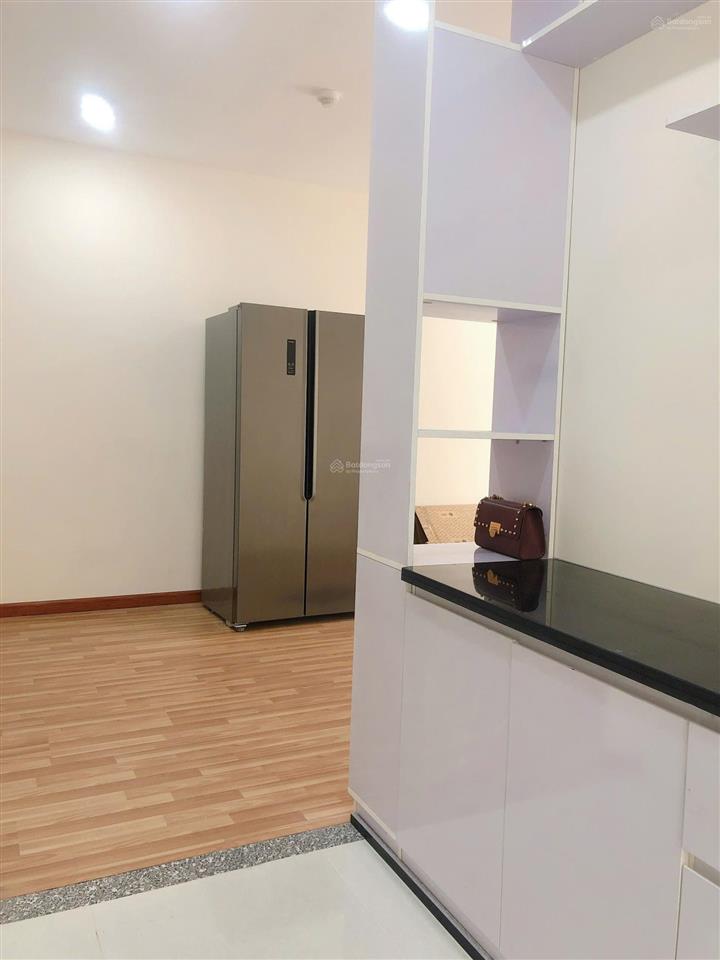 Mình cần bán nhanh diamond riverside quận 8, dt 73.5m2. 2 pn, căn góc yên tĩnh, lầu cao