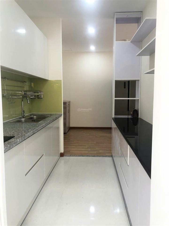 Mình cần bán nhanh diamond riverside quận 8, dt 73.5m2. 2 pn, căn góc yên tĩnh, lầu cao