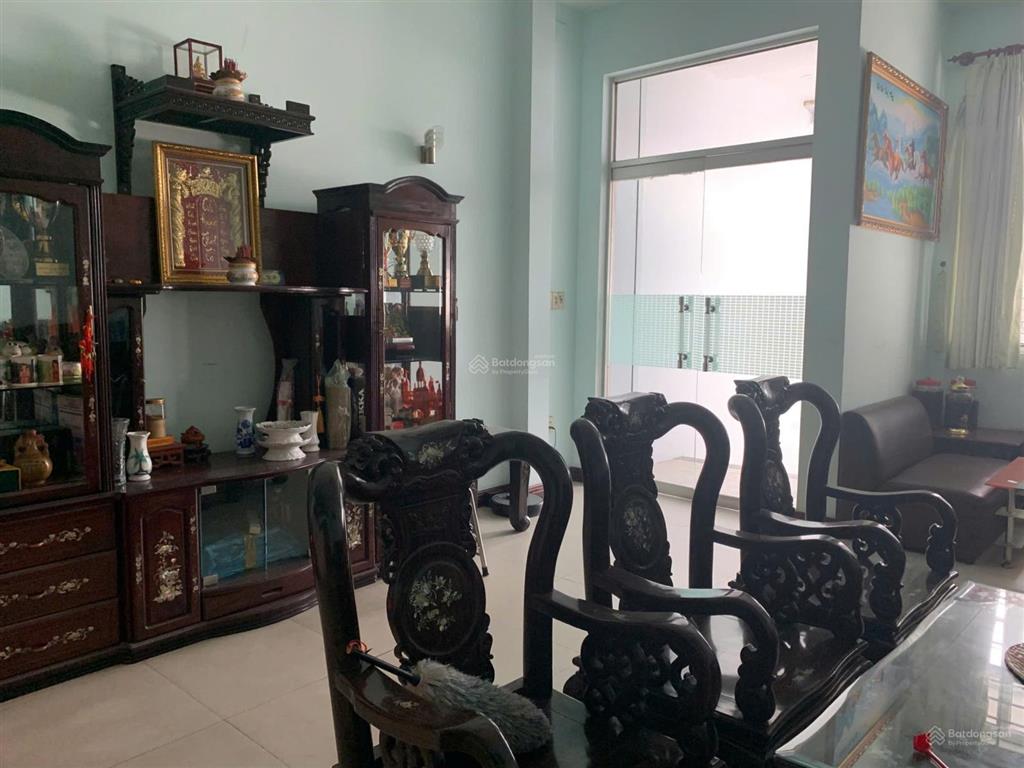 Chính chủ bán nhà mặt tiền đường c12, gần nhà ga t3 sân bay tân sơn nhất, nhà đẹp, sẵn khai thác