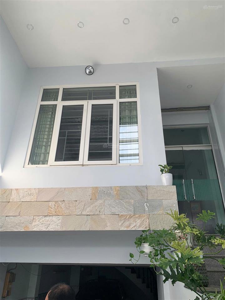 Chính chủ bán nhà mặt tiền đường c12, gần nhà ga t3 sân bay tân sơn nhất, nhà đẹp, sẵn khai thác