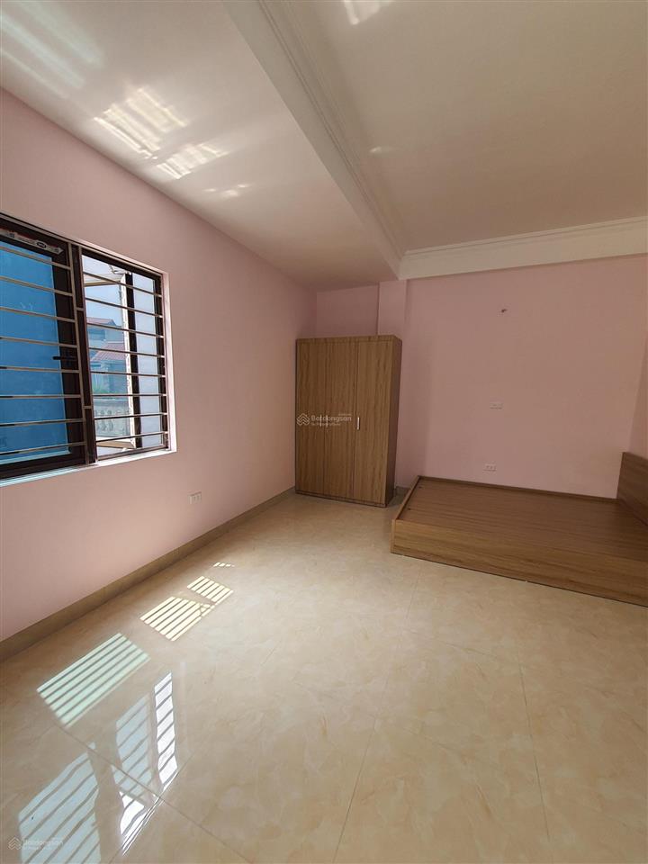 Phòng khép kín 30m2 full đồ  có ban công  ngay cổ nhuế