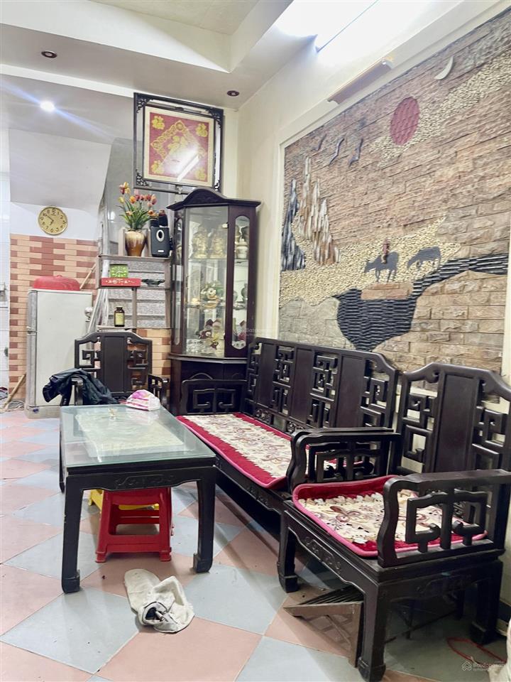 Chính chủ cho thuê nhà mặt ngõ 160 lạc long quân  tây hồ. dt 30m2  5 tầng giá thuê 6triệu /th