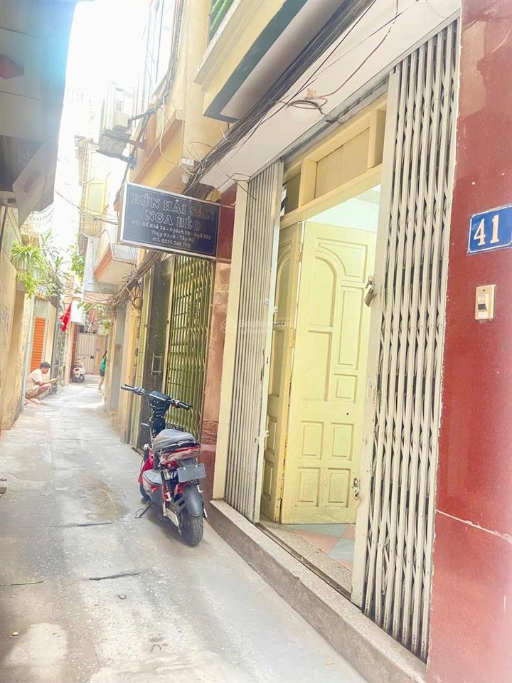 Chính chủ cho thuê nhà mặt ngõ 160 lạc long quân  tây hồ. dt 30m2  5 tầng giá thuê 6triệu /th