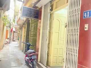 Chính chủ cho thuê nhà mặt ngõ 160 lạc long quân  tây hồ. dt 30m2  5 tầng giá thuê 6triệu /th