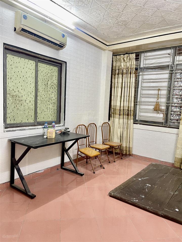 Chính chủ cho thuê nhà mặt ngõ 160 lạc long quân  tây hồ. dt 30m2  5 tầng giá thuê 6triệu /th