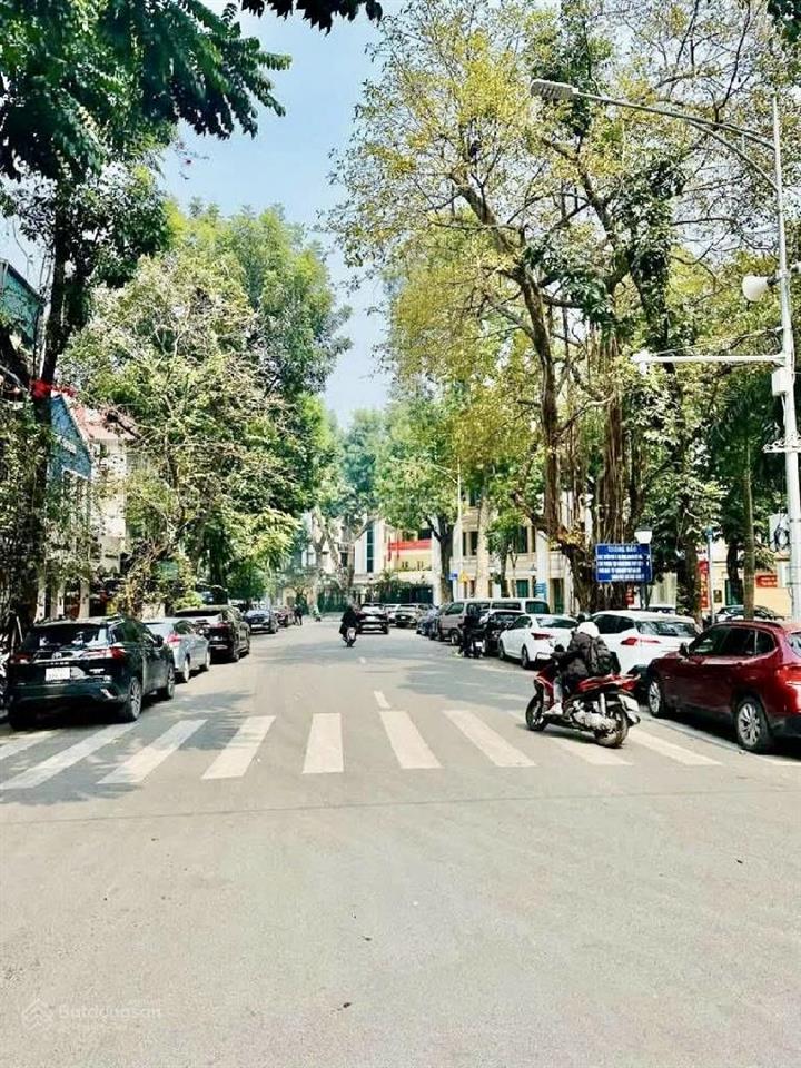 Phố cổ hoàn kiếm ngõ nông 10m ra phố đầu tư kinh doanh homestay  hái ra tiền