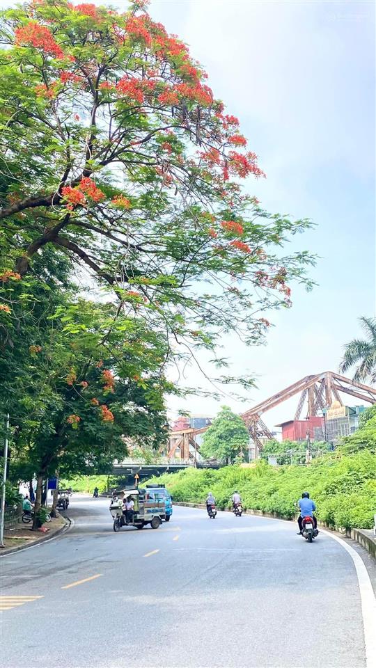 Ngõ thông biệt thự sân vườn  ngọc thuỵ dân xây gara ô tô không gian sống đáng mơ ước