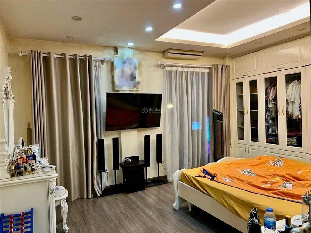 Mặt phố ba đình  kinh doanh hái ra tiền, sẵn dòng tiền, vừa ở vừa khai thác đẳng cấp