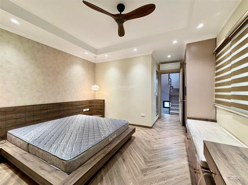 Ngõ nông  mặt tiền 9m, 6 tầng thang máy, lô góc, full nội thất cao cấp  siêu phẩm hai bà trưng