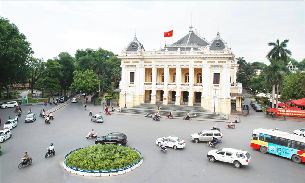 Ngõ nông  mặt tiền 9m, 6 tầng thang máy, lô góc, full nội thất cao cấp  siêu phẩm hai bà trưng