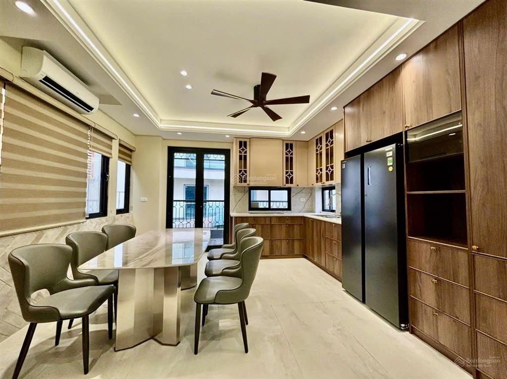 Ngõ nông  mặt tiền 9m, 6 tầng thang máy, lô góc, full nội thất cao cấp  siêu phẩm hai bà trưng