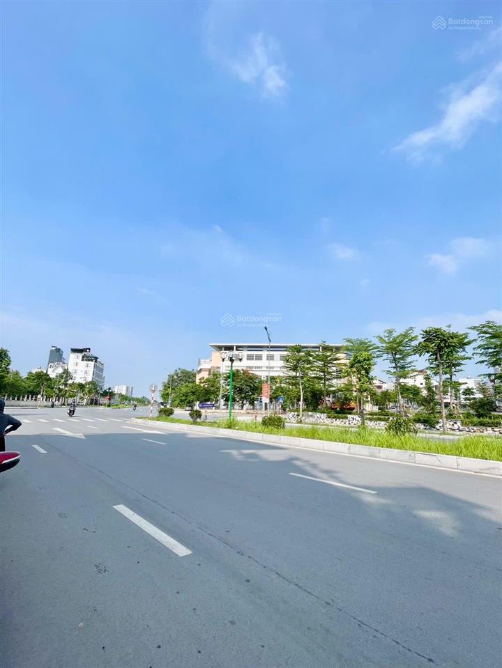 Phân khúc vừa tiền, siêu hiếm nhà dân xây ô tô nhỏ đỗ cửa  ngọc thụy  long biên.