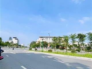 Phân khúc vừa tiền, siêu hiếm nhà dân xây ô tô nhỏ đỗ cửa  ngọc thụy  long biên.