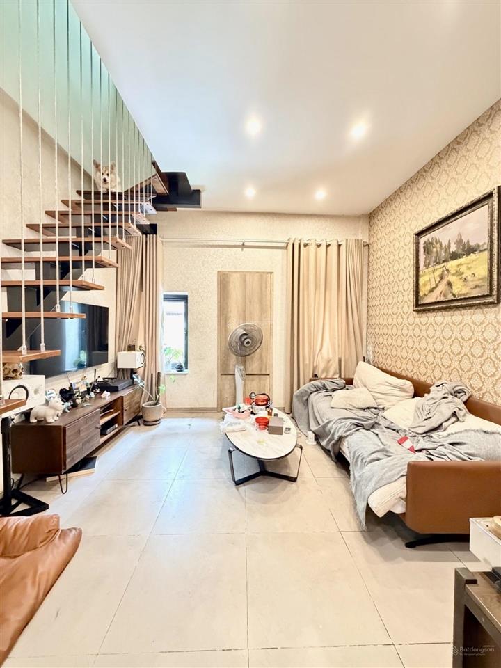 Nhỉnh 9 tỷ sở hữu 64m trung tâm gần vincom bà triệu giữ tiền & cho thuê cực tốt
