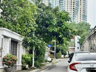 Hơn 8 tỷ lô góc mặt ngõ thông dòng tiền 12tr/tháng  ngọc thụy