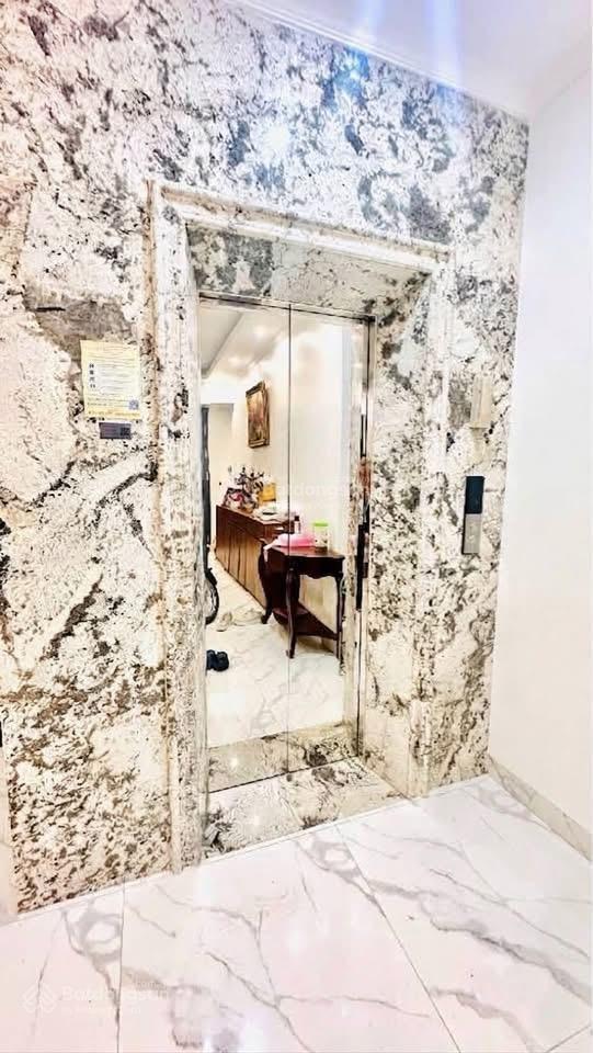 Hiếm hồ tây 6 tầng thang máy ô tô đỗ cửa view hồ
