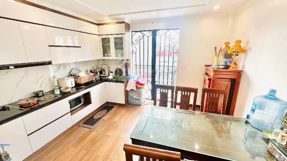 Hiếm hồ tây 6 tầng thang máy ô tô đỗ cửa view hồ