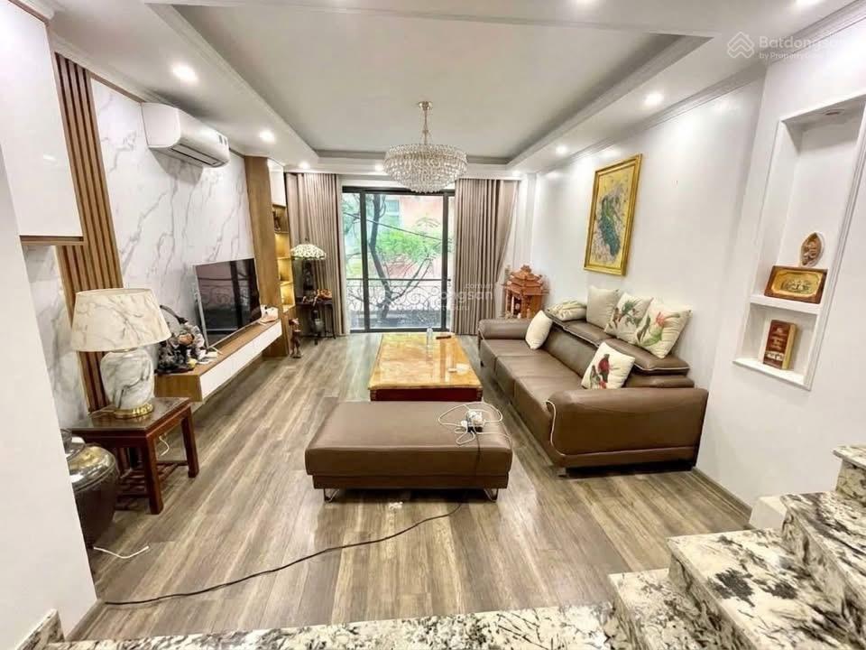 Hiếm hồ tây 6 tầng thang máy ô tô đỗ cửa view hồ