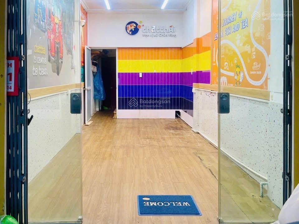Cho thuê mặt bằng tầng 1 phố trấn vũ view hồ trúc bạch