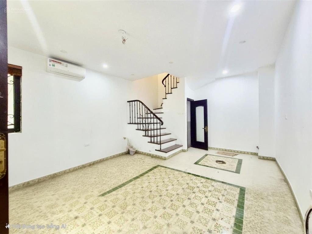 Cách phố 1 nhà phố khách sạn homestay dòng tiền tốt  ba đình