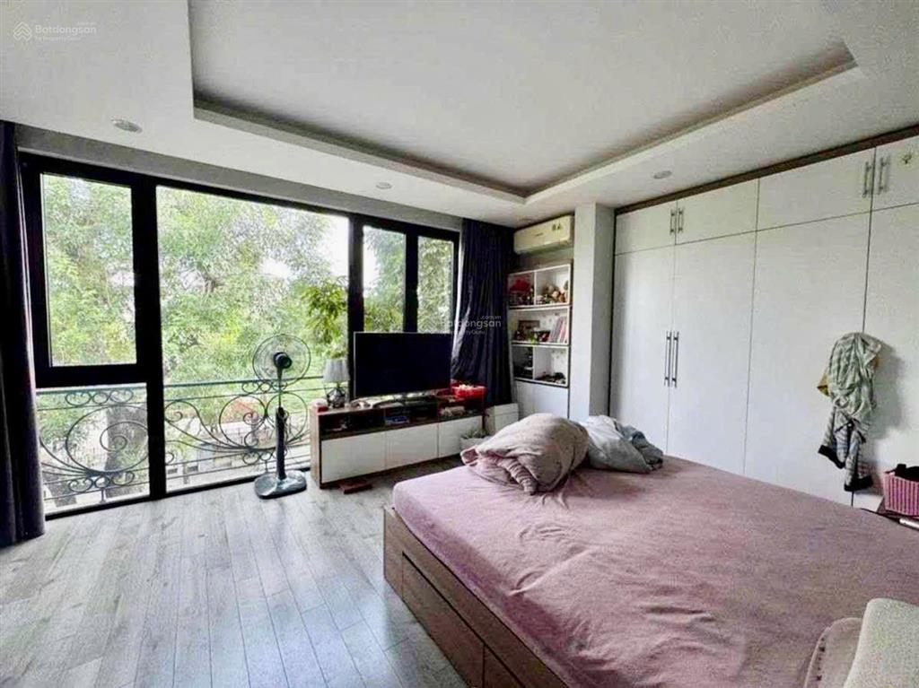 Lô góc mặt phố ba đình view lăng bác vỉa hè rộng kinh doanh đỉnh