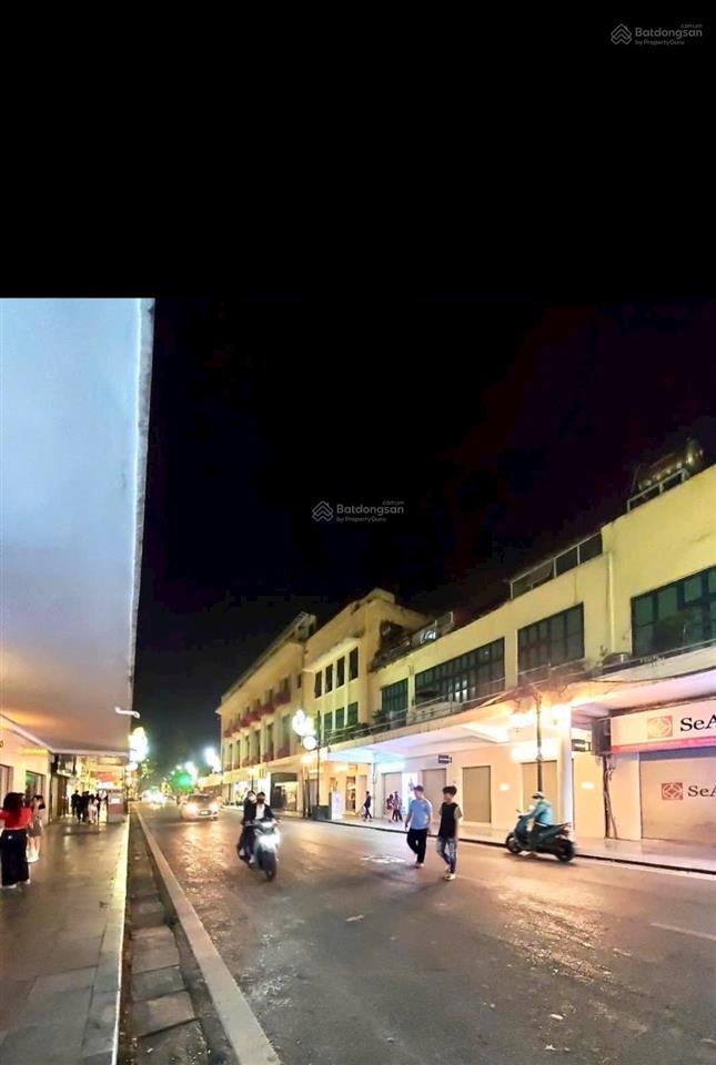 Mặt ngõ sát ô tô tránh vài bước nhà hát lớn dt sử dụng 70m  hoàn kiếm