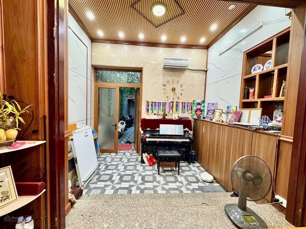Tây hồ nhà 70m  mt 5,6m  ngõ ô tô dân xây vị trí đẹp nhỉnh 17 tỷ