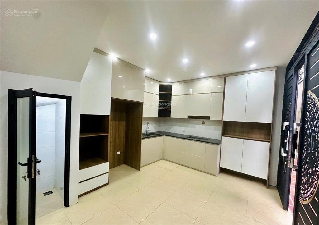 Võng thị tây hồ hơn 7 tỷ sở hữu nhà 5 tầng, dòng tiền 180 triệu/năm tài sản sinh lời sẵn!