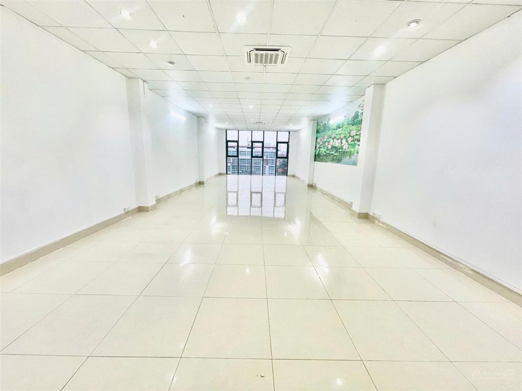 Cho thuê văn phòng mặt phố mai dịch  phạm văn đồng diện tích 80m2 giá thuê 14tr/ tháng, 0332 017 ***