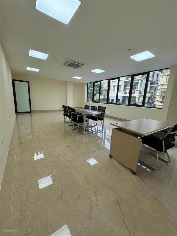Cho thuê văn phòng hoàng quốc việt  cầu giấy 60m2 giá 13tr/tháng,  0332 017 ***