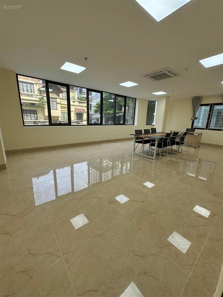 Cho thuê văn phòng hoàng quốc việt  cầu giấy 60m2 giá 13tr/tháng,  0332 017 ***