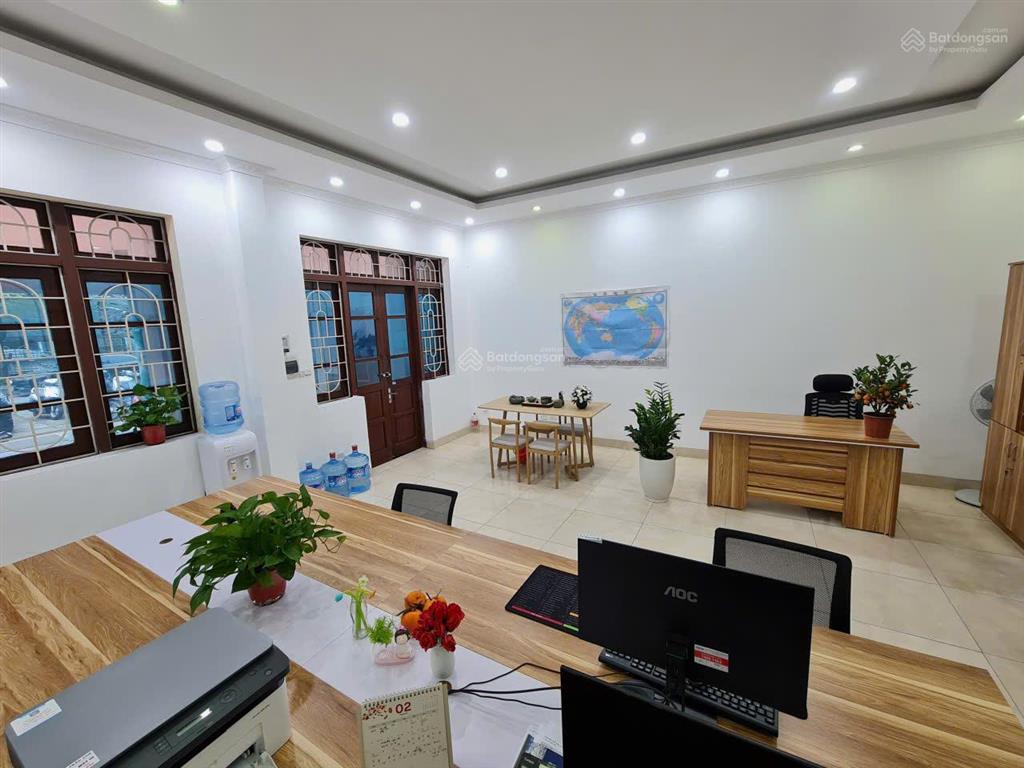 Cho thuê văn phòng mặt phố giải phóng (gần bến xe giáp bát) 100m² giá 15tr5,  0332 017 ***
