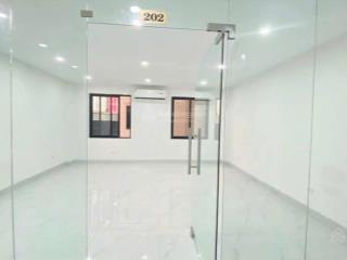 Cho thuê văn phòng mặt đường trần bình giao nguyễn hoàng 30m2 giá từ 7tr7, e 0332 017 ***
