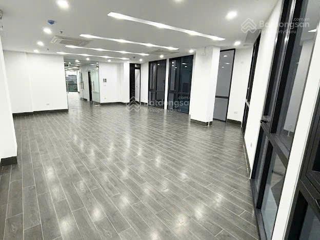 Cho thuê văn phòng kim giang  nguyễn xiển 60m2 giá 10tr. e 0332 017 ***