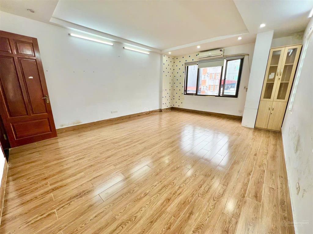 Cho thuê văn phòng dịch vọng  cầu giấy 30m² giá 5tr5/tháng,  0332 017 ***