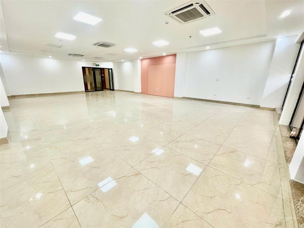 Cho thuê văn phòng hoàng quốc việt  cầu giấy 130m² giá 26tr/tháng,  0332 017 ***