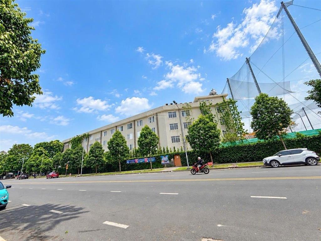 Bán nhà ngay aeon mall tân phú 60m2(4x15) 4 tânghẻm xe hơi chào chỉ 8 tỷ ( còn tl)3028020bbtt