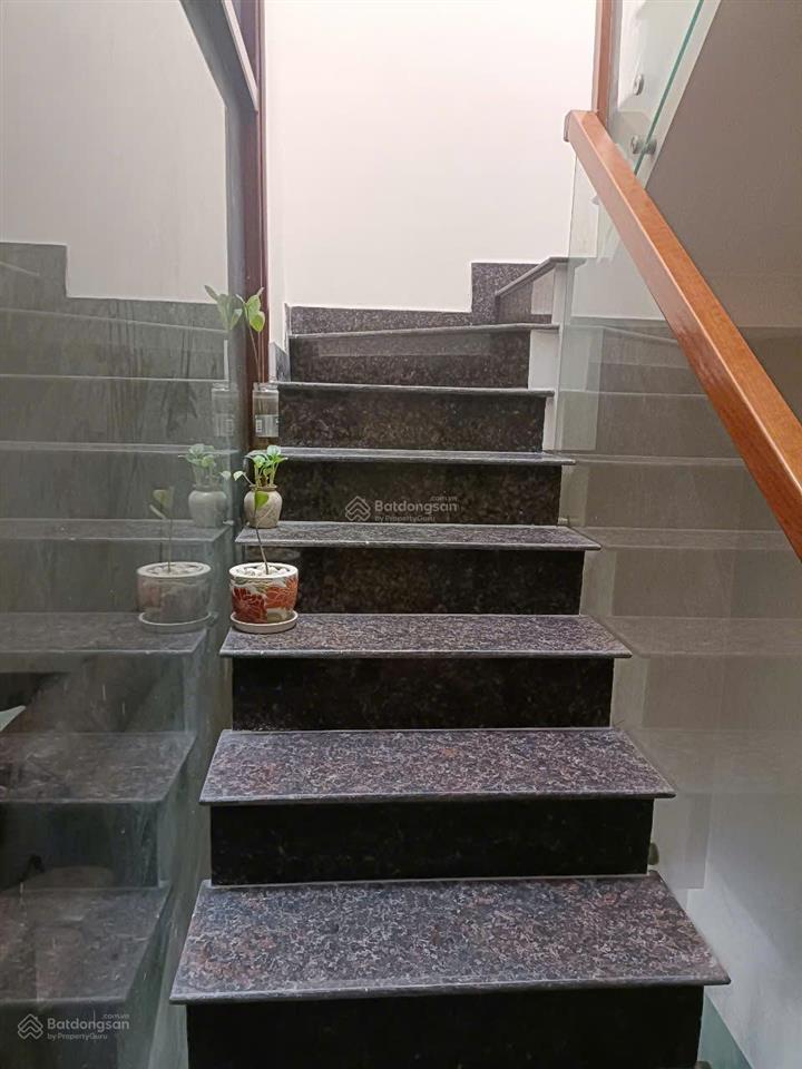 Bán nhanh nhà phố đường đinh tiên hoàng