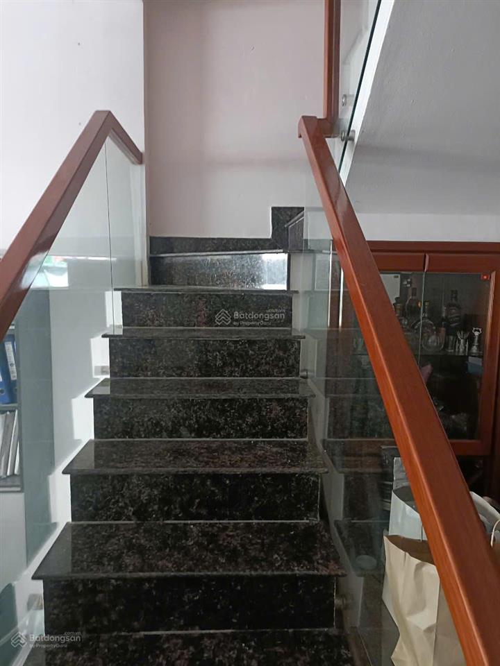 Bán nhanh nhà phố đường đinh tiên hoàng