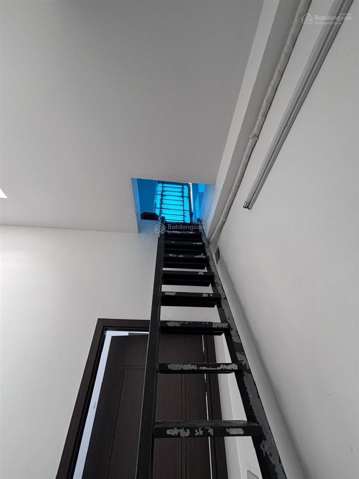 Nhà mới ở ngay hẻm 4 m đỗ nhuận,p tân sơn nhì 4 tầng...giá chỉ...6,5 tỷ