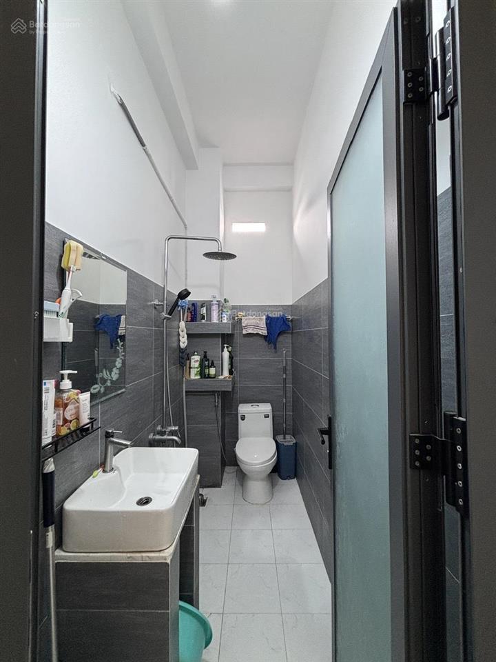 Nhà mới ở ngay hẻm 4 m đỗ nhuận,p tân sơn nhì 4 tầng...giá chỉ...6,5 tỷ