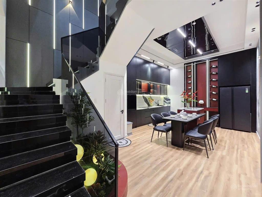 Bán nhà mặt tiền 3 tầng châu thượng văn, đà nẵng